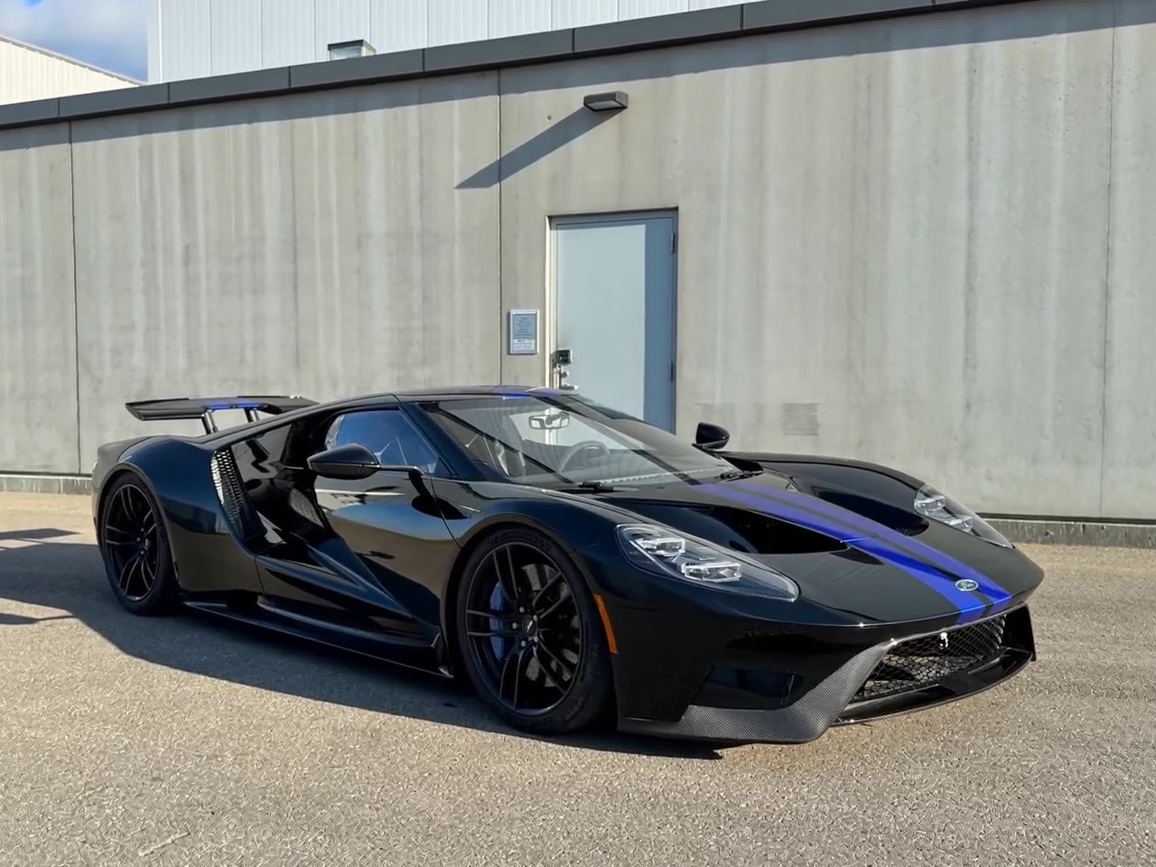 Ford GT outside the Precise Detailing bay